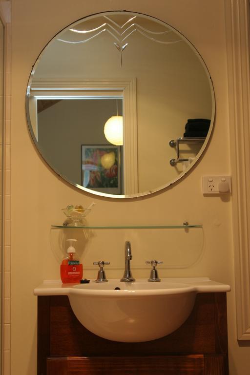 Stone'S Throw Cottage Bed And Breakfast Belgrave Quarto foto