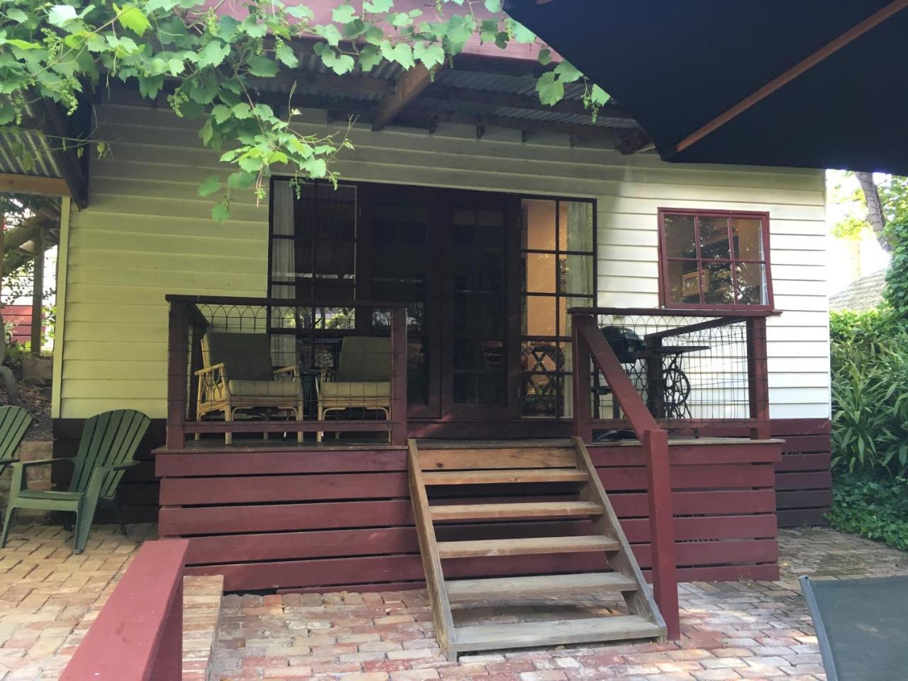Stone'S Throw Cottage Bed And Breakfast Belgrave Exterior foto